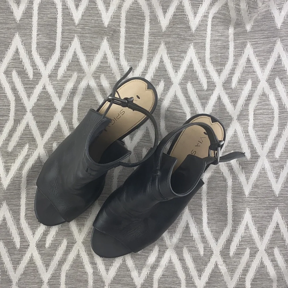 Via Spiga Leather Peep-Toe Chunky Heel Sandal Black Size: 10 - Picture 3 of 4